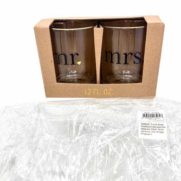 NIB NWT MR & MRS SET OF 2 ROCKS GLASSES METALLIC GOLD HEART WEDDING BRIDAL GIFT - Picture 2 of 7